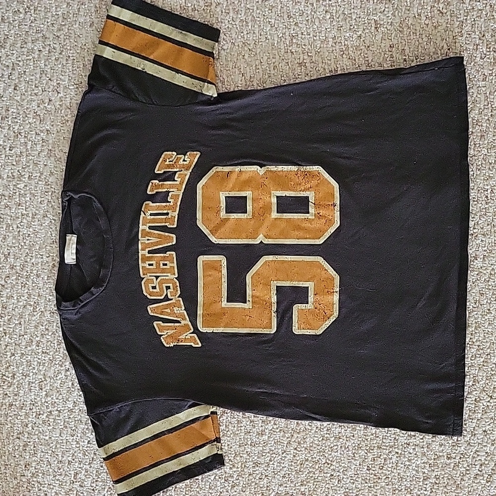 Altar'd State Nashville tshirt size M